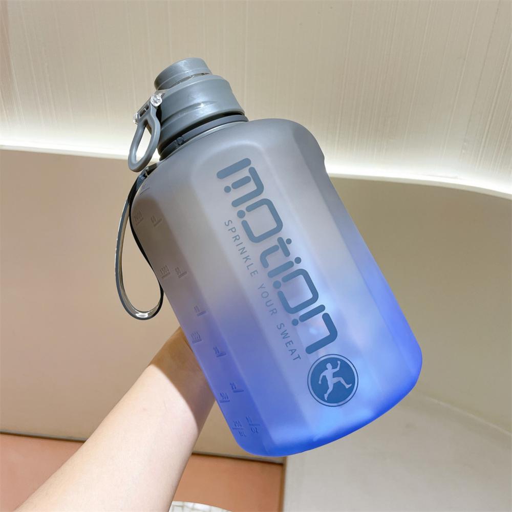 This 3 Liter Sports Water Flask provides athletes with an efficient and practical way to carry water during their activities