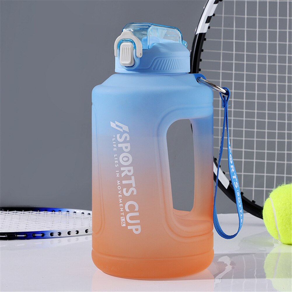 This 3 Liter Sports Water Flask provides athletes with an efficient and practical way to carry water during their activities