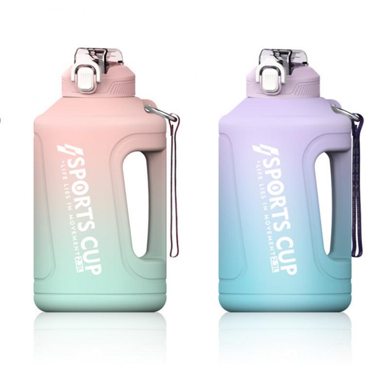 This 3 Liter Sports Water Flask provides athletes with an efficient and practical way to carry water during their activities