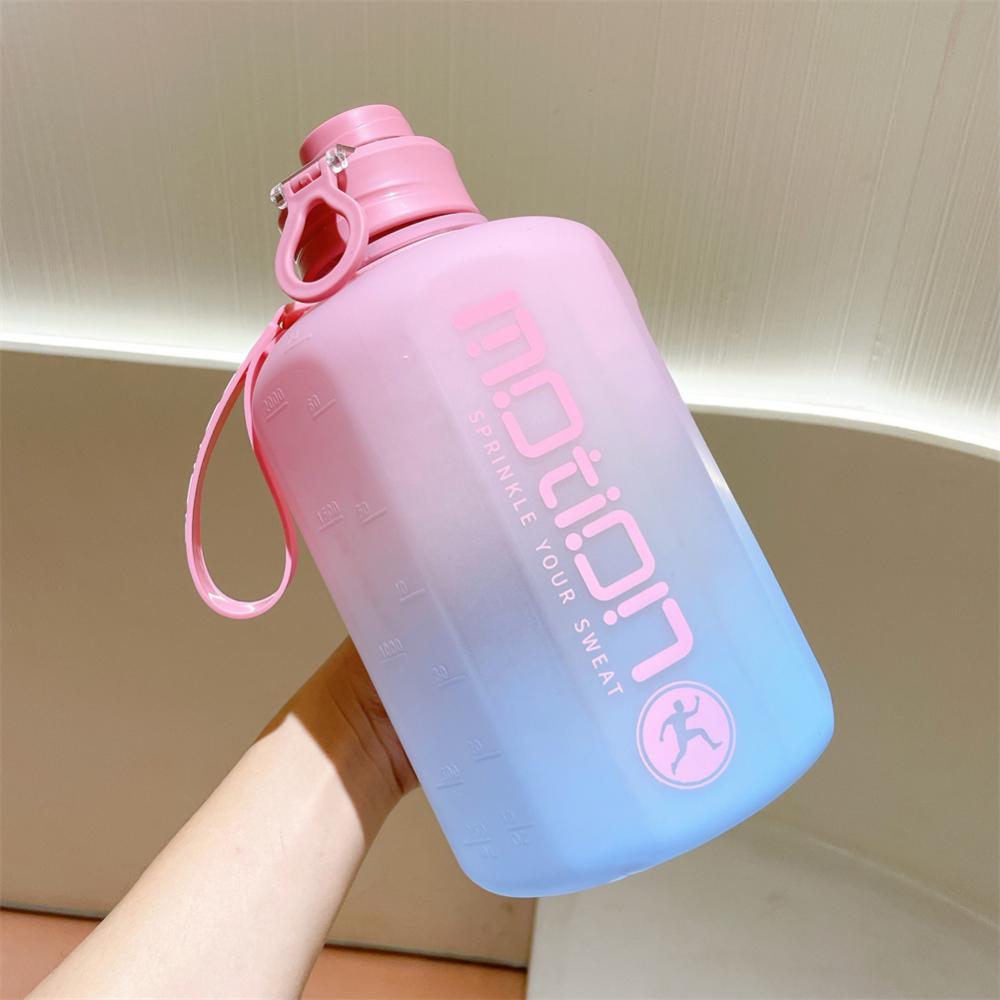 This 3 Liter Sports Water Flask provides athletes with an efficient and practical way to carry water during their activities