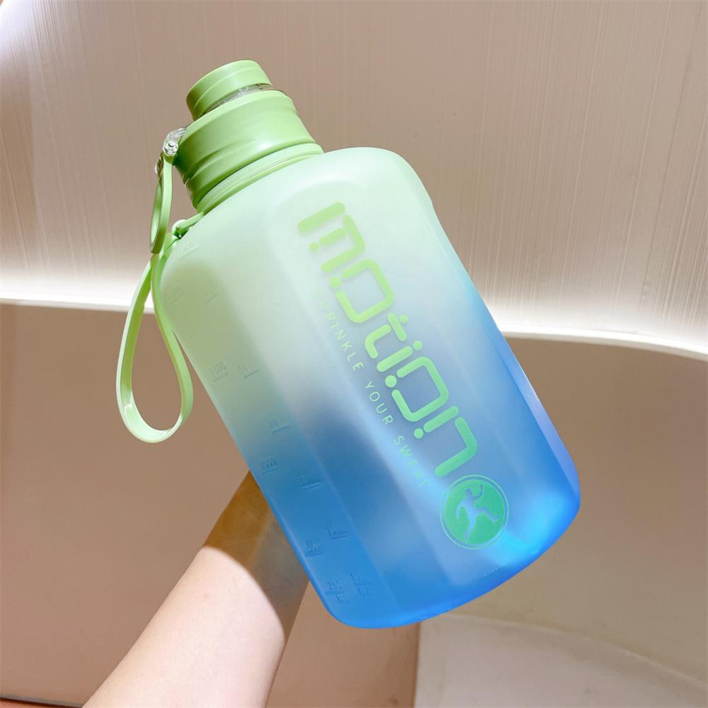 This 3 Liter Sports Water Flask provides athletes with an efficient and practical way to carry water during their activities